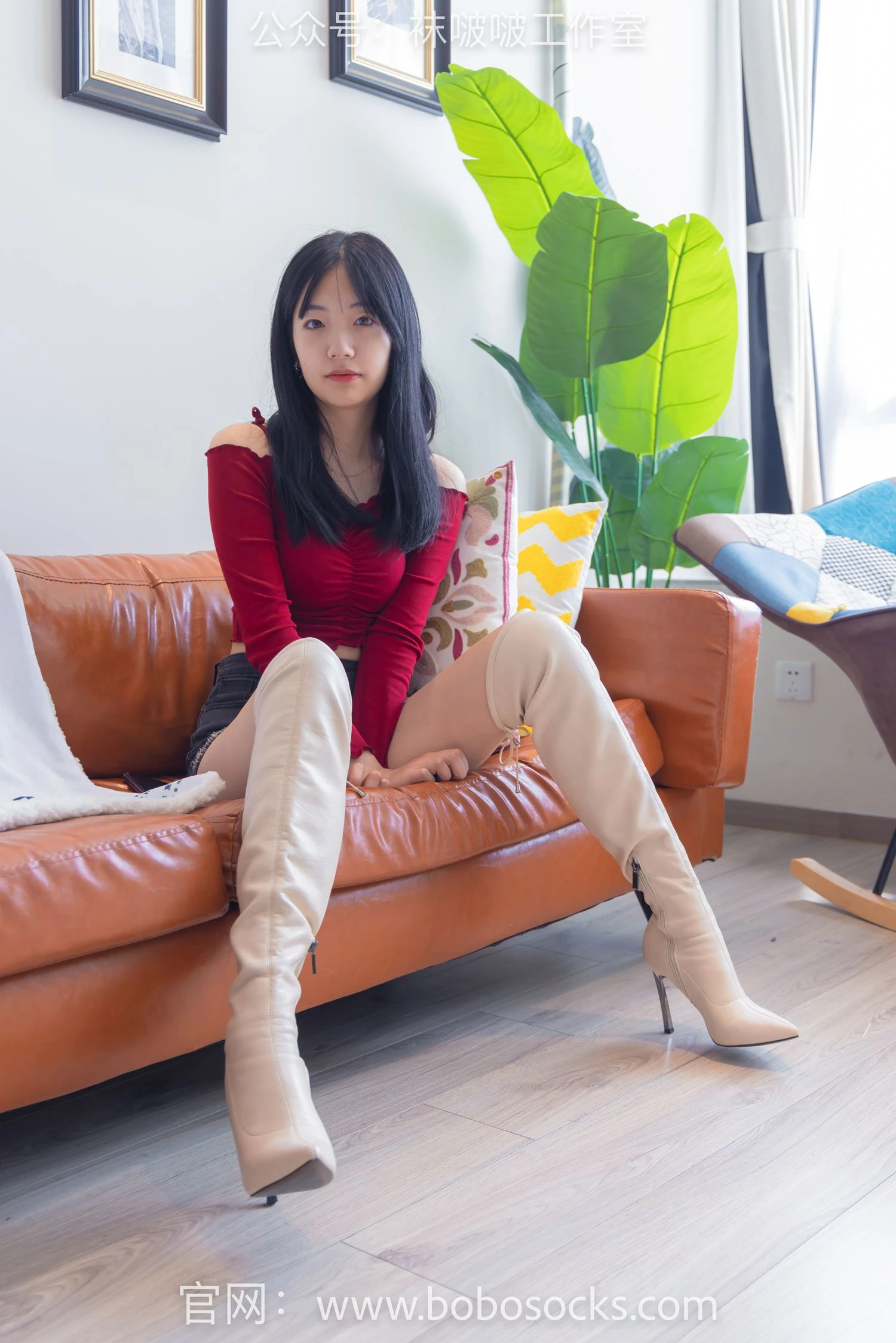 [BoBoSocks袜啵啵]NO.120 小甜豆-高跟长靴、白棉袜、裸足[170P/1V/6.92GB]