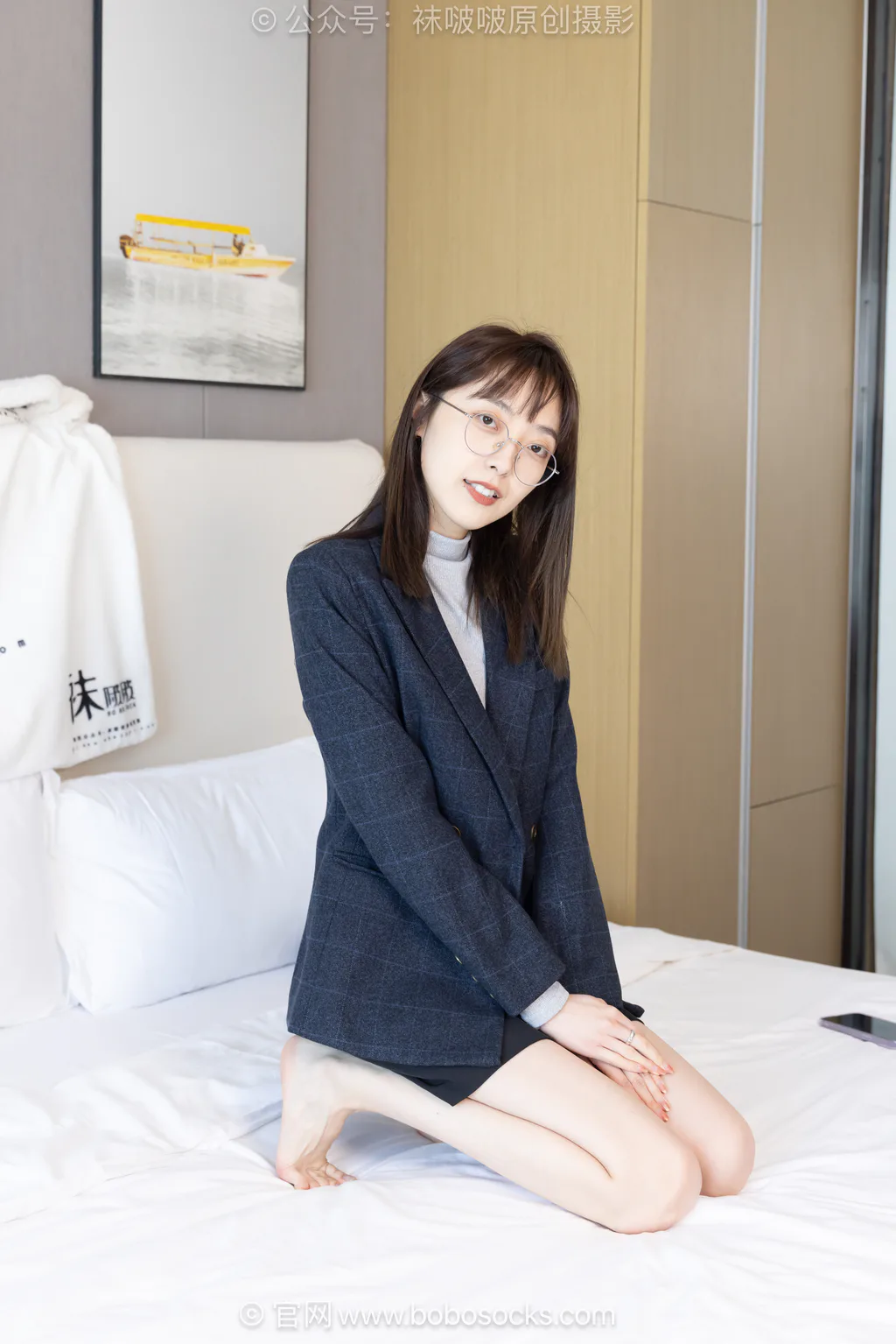 [BoBoSocks袜啵啵]NO.709 稚予-平底鞋、厚灰丝、裸足、ol至服[156P/1V/6.12GB]
