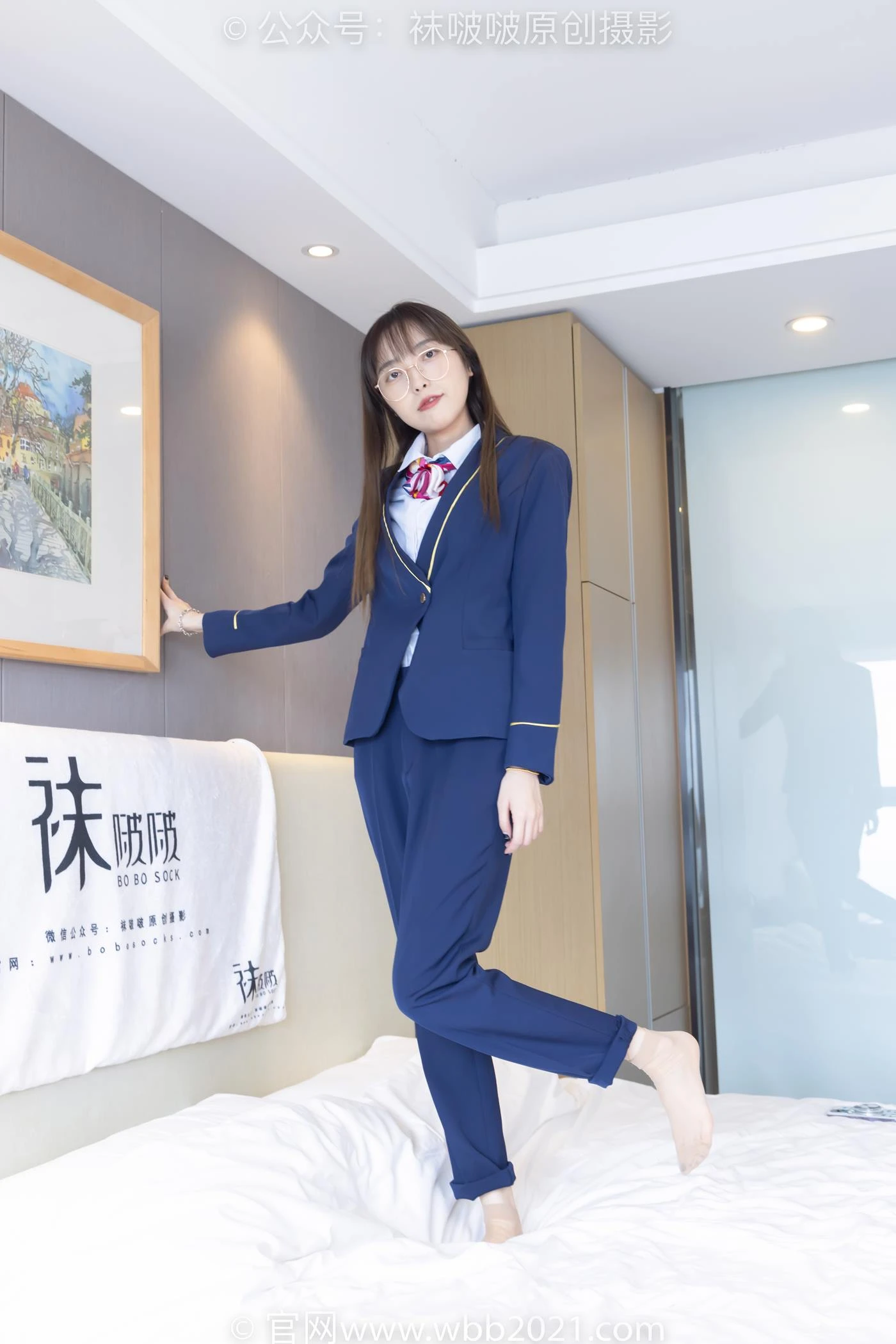 [BoBoSocks袜啵啵]NO.509 稚予-高跟鞋、短肉丝、黑色美甲、银行至服、半脱袜子[150P/1V/5.51GB]