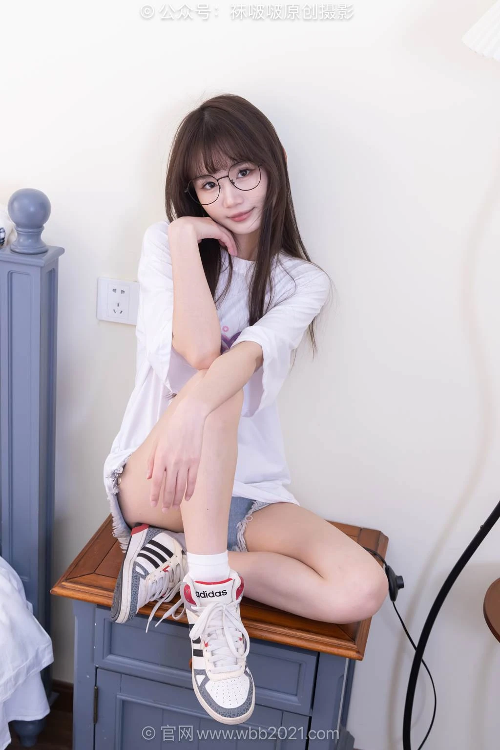 [BoBoSocks袜啵啵]NO.593 甜甜圈-板鞋、帆布鞋、白棉袜[148P/1V/5.62GB]