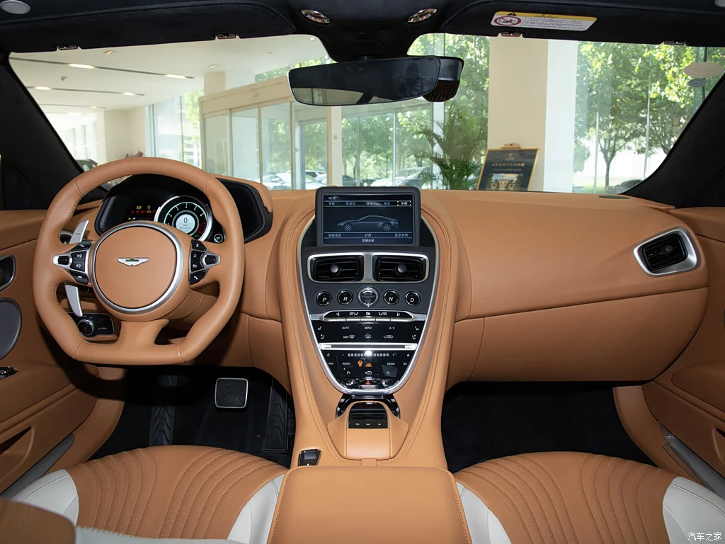 阿斯顿・马丁_阿斯顿・马丁DB11 2023款 4.0T V8 Coupe 高清图集