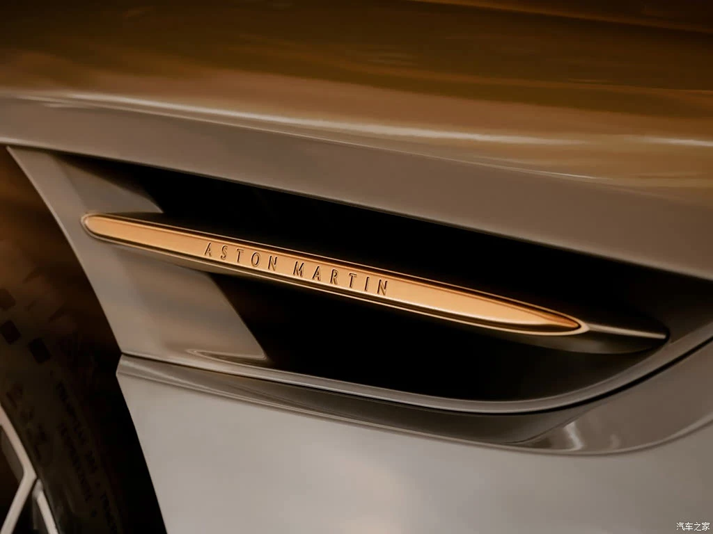 阿斯顿・马丁_阿斯顿・马丁DB12 2025款 4.0T V8 Goldfinger Edition 高清图集