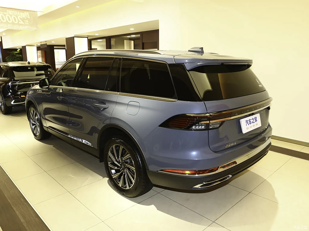 林肯_飞行家 2024款 3.0T V6 四驱典雅版 六座 高清图集