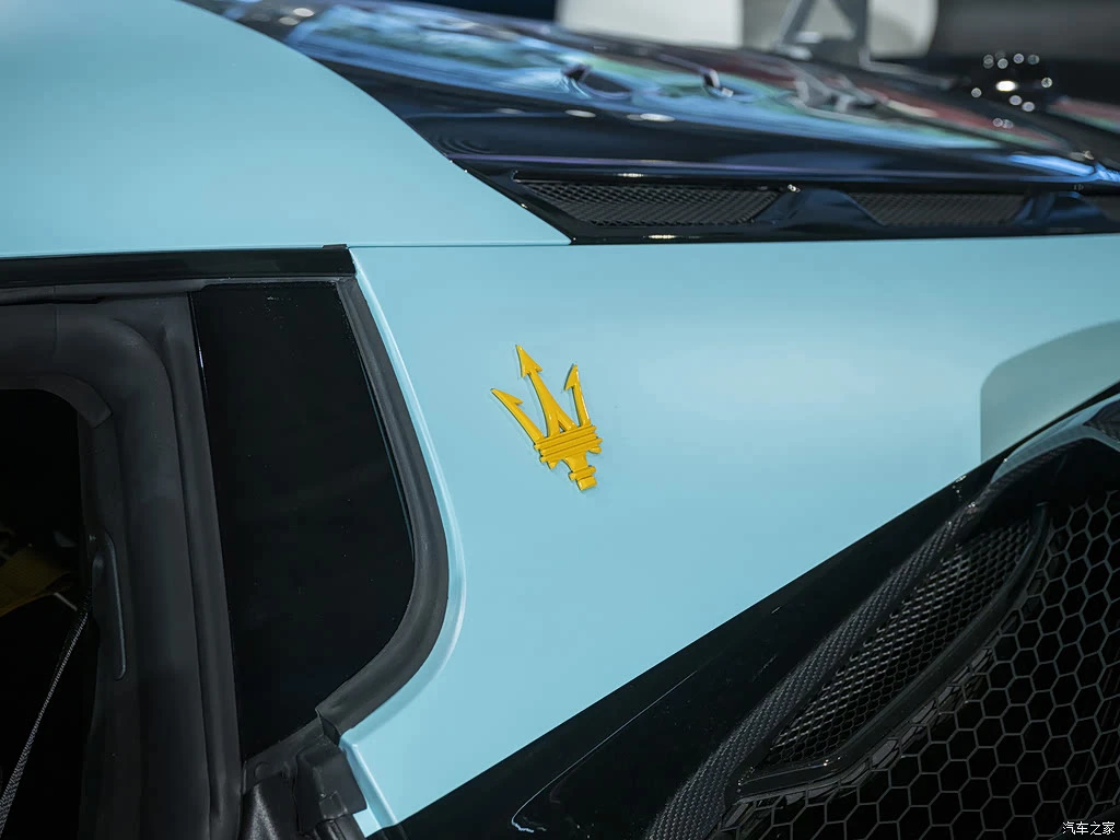 玛莎拉蒂_玛莎拉蒂MC20 2026款 GT2 Stradale Tribute to MC12特别版 高清图集