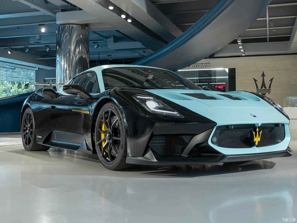 玛莎拉蒂_玛莎拉蒂MC20 2026款 GT2 Stradale Tribute to MC12特别版 高清图集