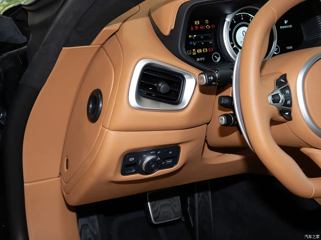 阿斯顿・马丁_阿斯顿・马丁DB11 2023款 4.0T V8 Coupe 高清图集