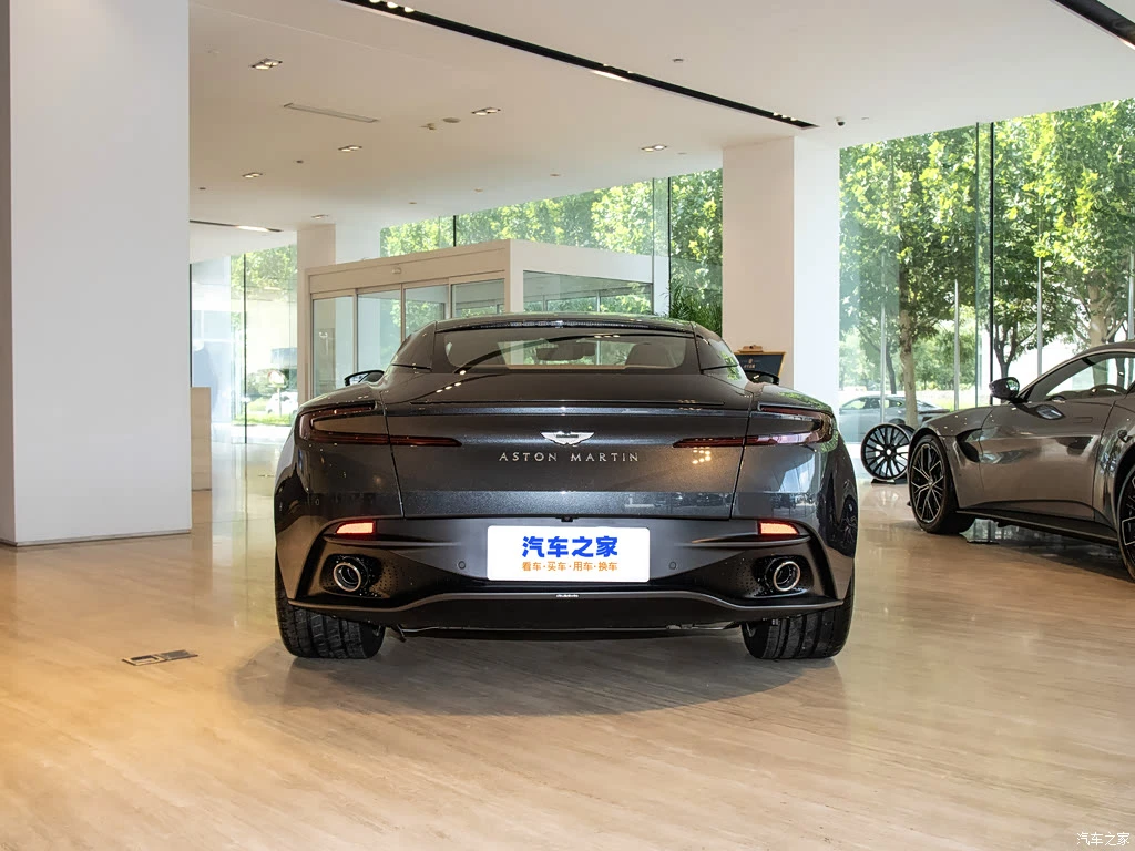 阿斯顿・马丁_阿斯顿・马丁DB11 2023款 4.0T V8 Coupe 高清图集