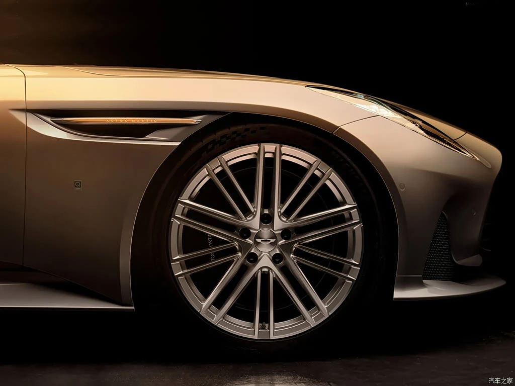 阿斯顿・马丁_阿斯顿・马丁DB12 2025款 4.0T V8 Goldfinger Edition 高清图集