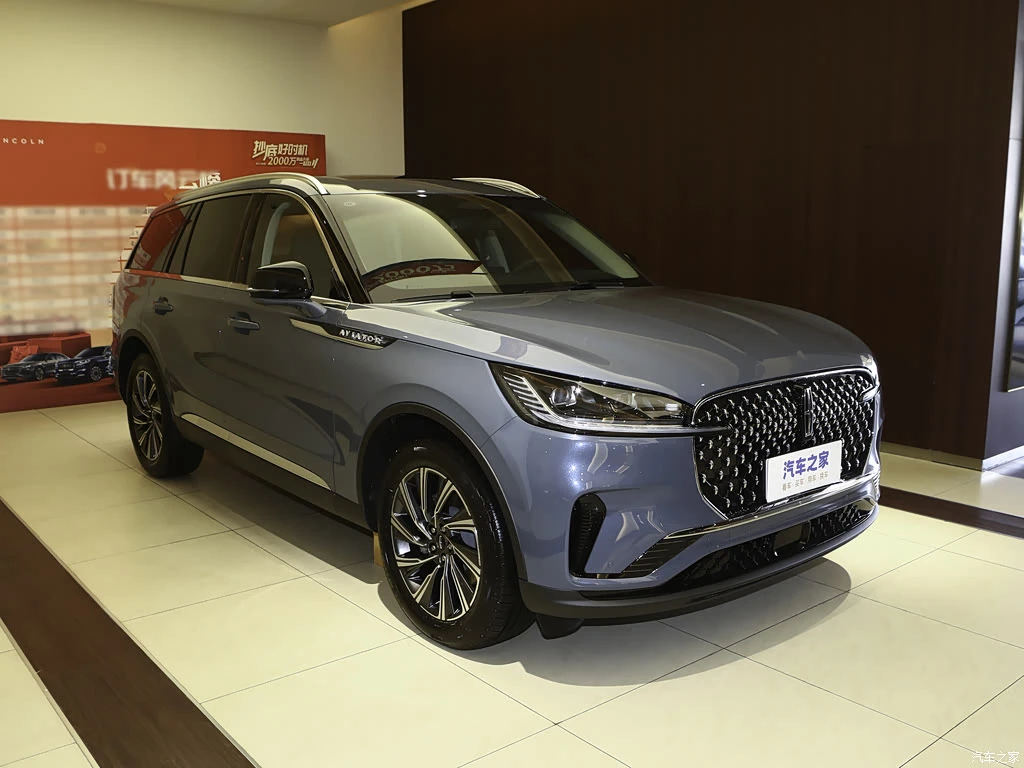 林肯_飞行家 2024款 3.0T V6 四驱典雅版 六座 高清图集