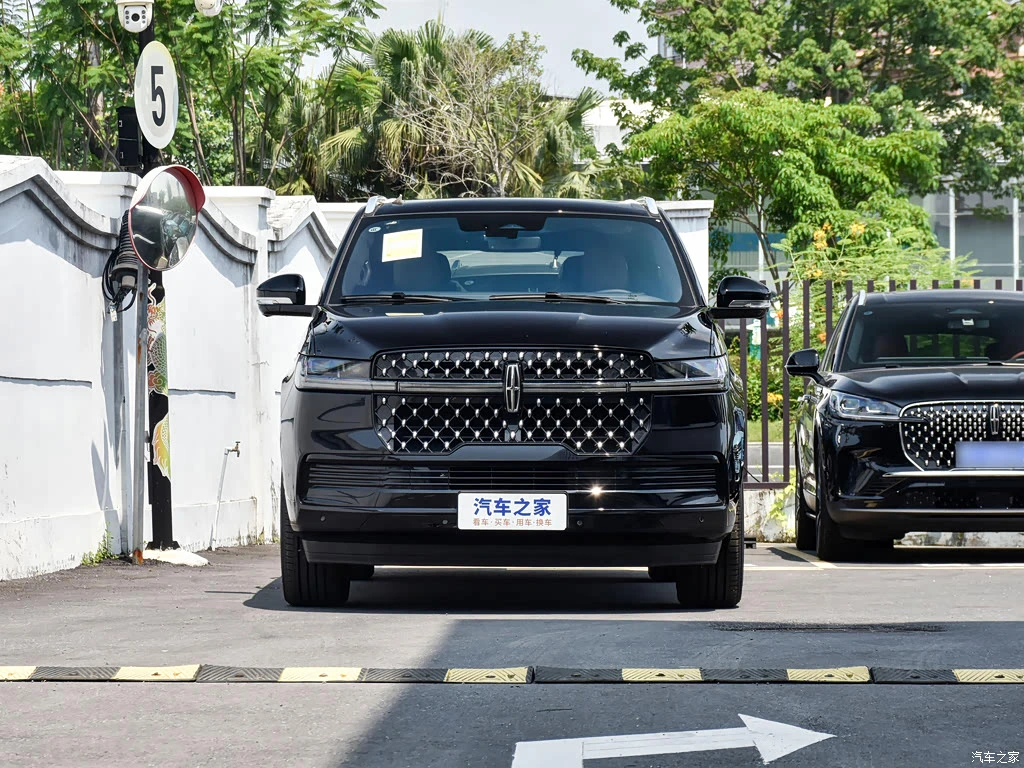 林肯_领航员 2025款 3.5T 总统版 高清图集