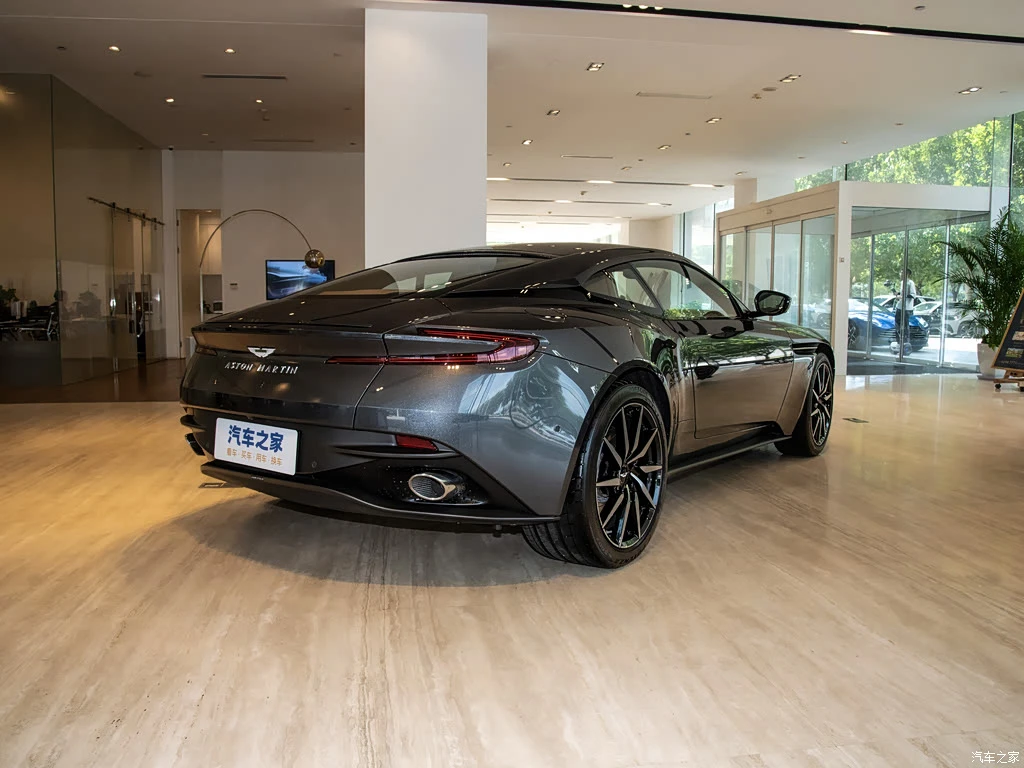 阿斯顿・马丁_阿斯顿・马丁DB11 2023款 4.0T V8 Coupe 高清图集
