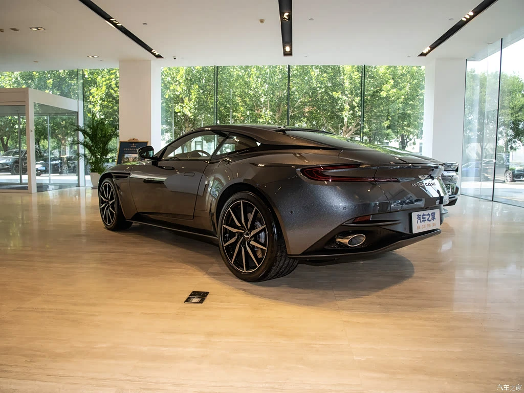 阿斯顿・马丁_阿斯顿・马丁DB11 2023款 4.0T V8 Coupe 高清图集