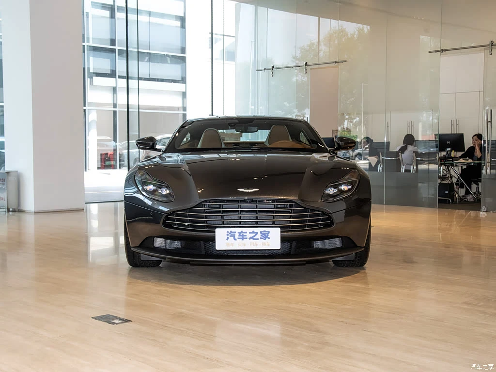 阿斯顿・马丁_阿斯顿・马丁DB11 2023款 4.0T V8 Coupe 高清图集