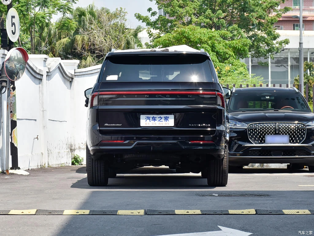 林肯_领航员 2025款 3.5T 总统版 高清图集