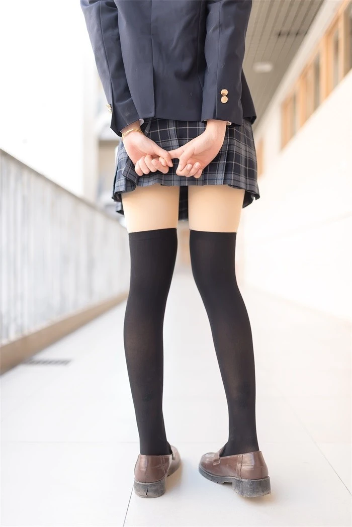 风之领域精品写真@No.016 学生妹妹的幼稚黑丝 [39P/54.5MB]