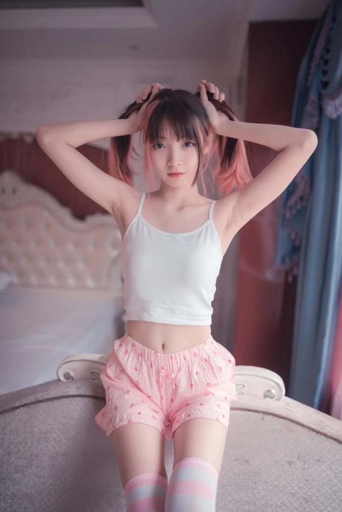 风之领域精品写真@No.025 粉嫩的妹子 [50P/217MB]