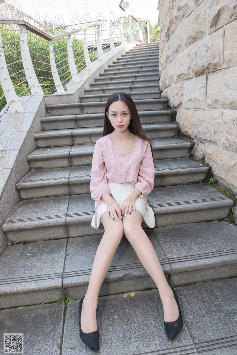[SSA丝社]超清写真 NO.052 西西 街拍小白裙 [120P/2.02GB]