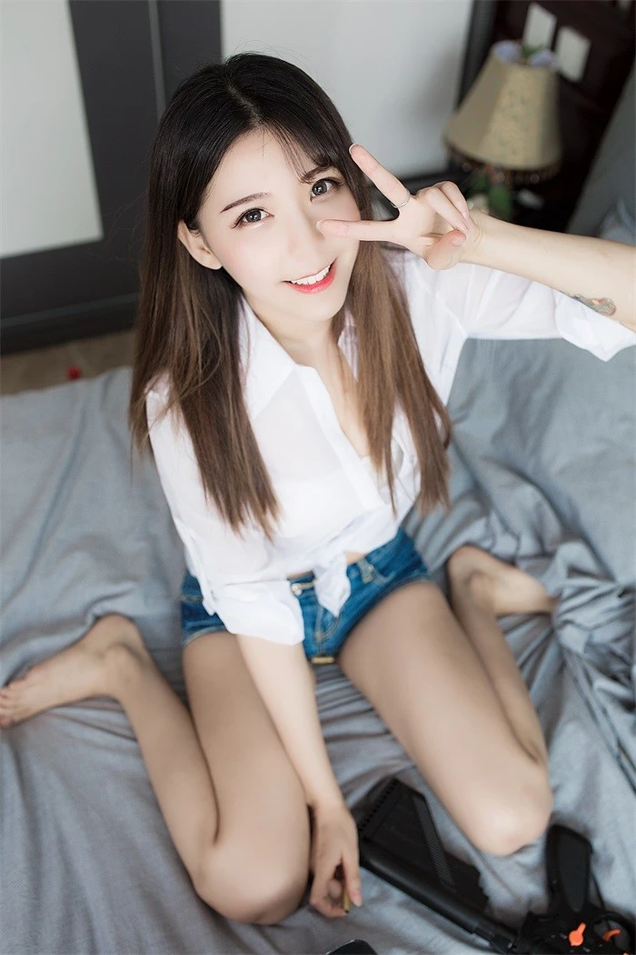 风之领域精品写真@No.108 吃鸡的美少女 [51P/163MB]