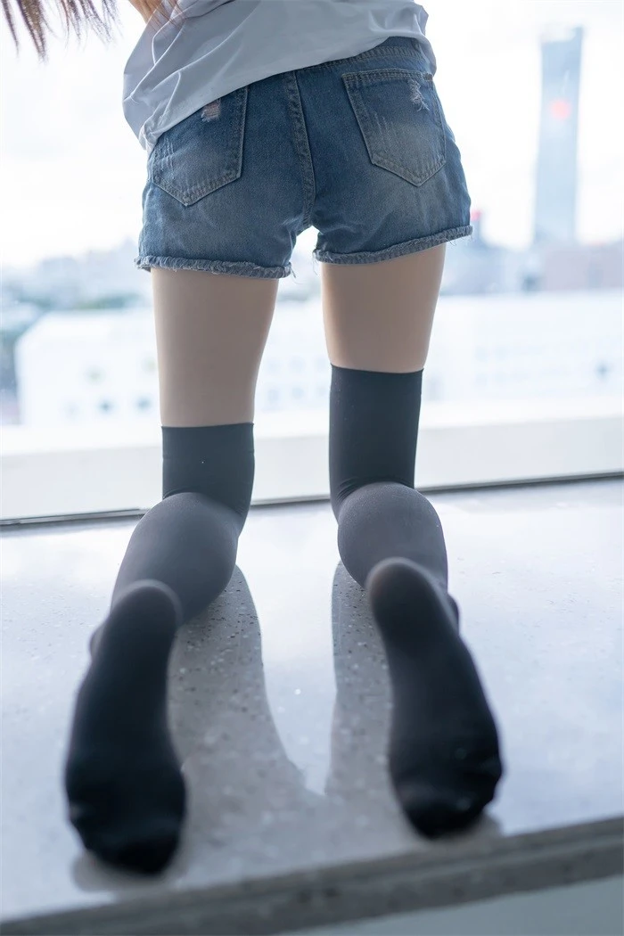 风之领域精品写真@No.121 牛仔短裤与黑丝袜 [47P/135MB]