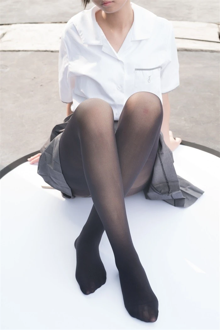 森萝财团精品@R15系列-031 [95P/511MB]