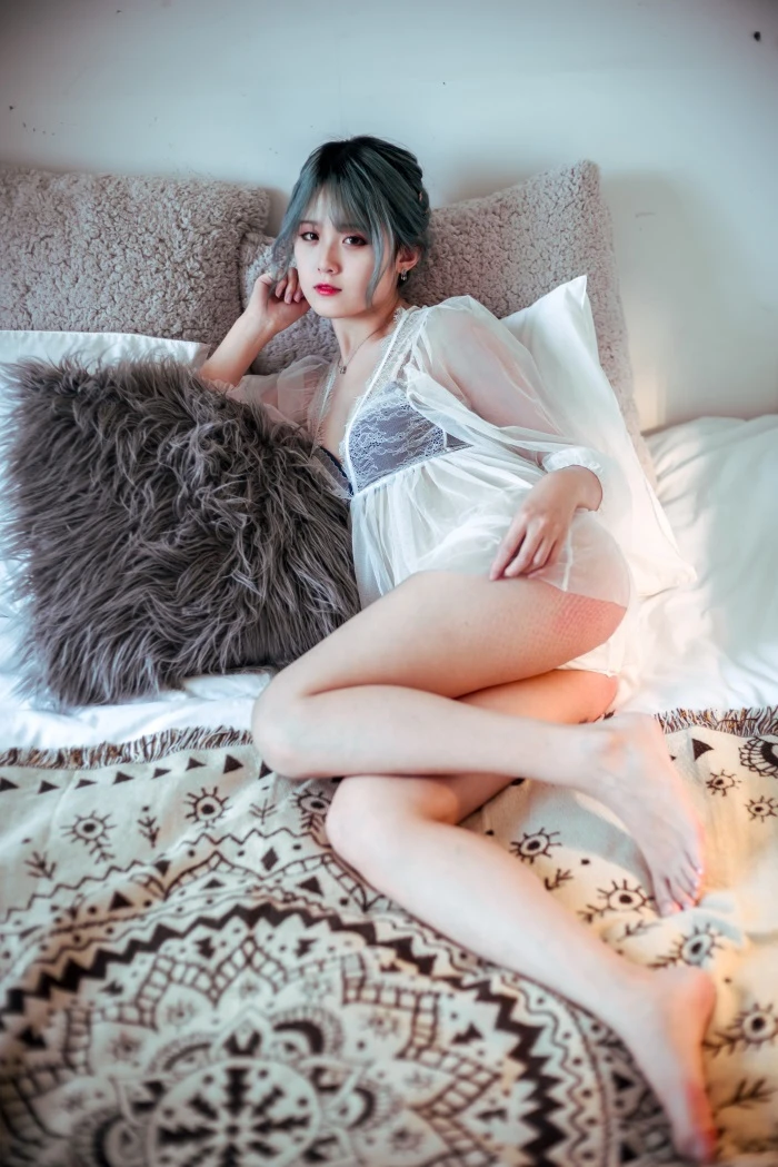 人气动漫Coser@Akisoso秋楚楚 黑白私房 [24P/413MB]