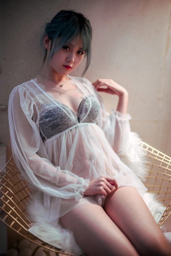 人气动漫Coser@Akisoso秋楚楚 黑白私房 [24P/413MB]