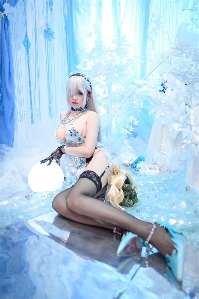 人气动漫Coser@Akisoso秋楚楚 女皇 黑丝 [28P/223MB]