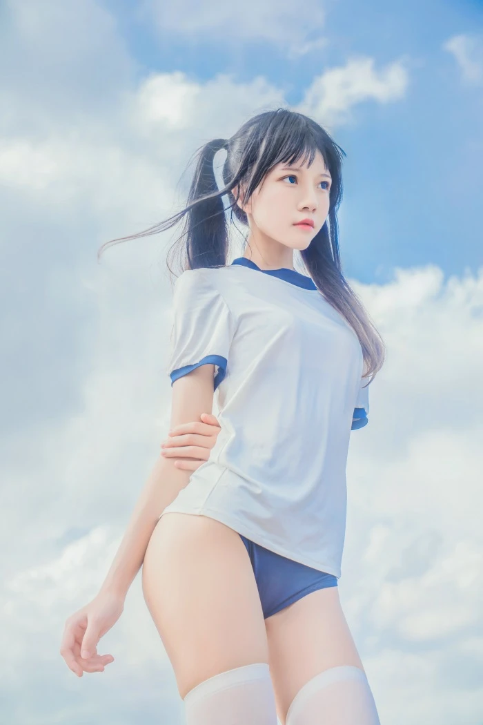 萝莉风COS 桜桃喵 – 户外体操服 [24P/232MB]
