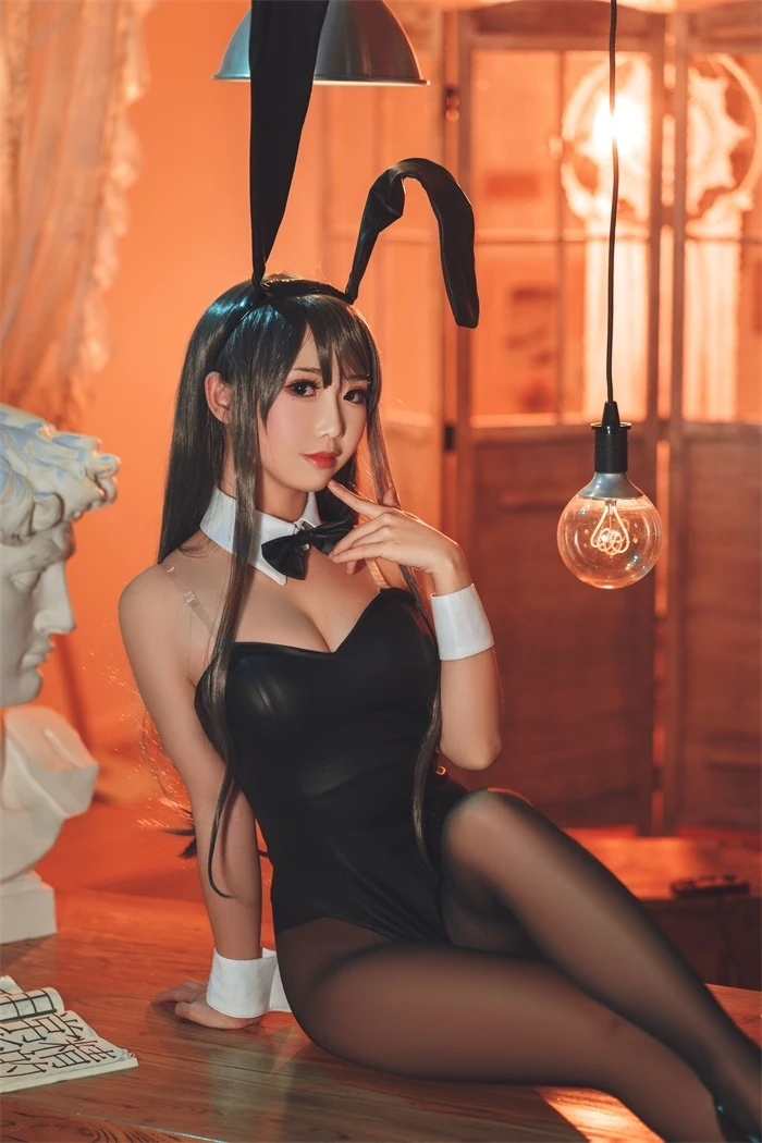 人气动漫Coser@面饼仙儿 – 樱岛麻衣黑丝兽耳 [40P/455MB]