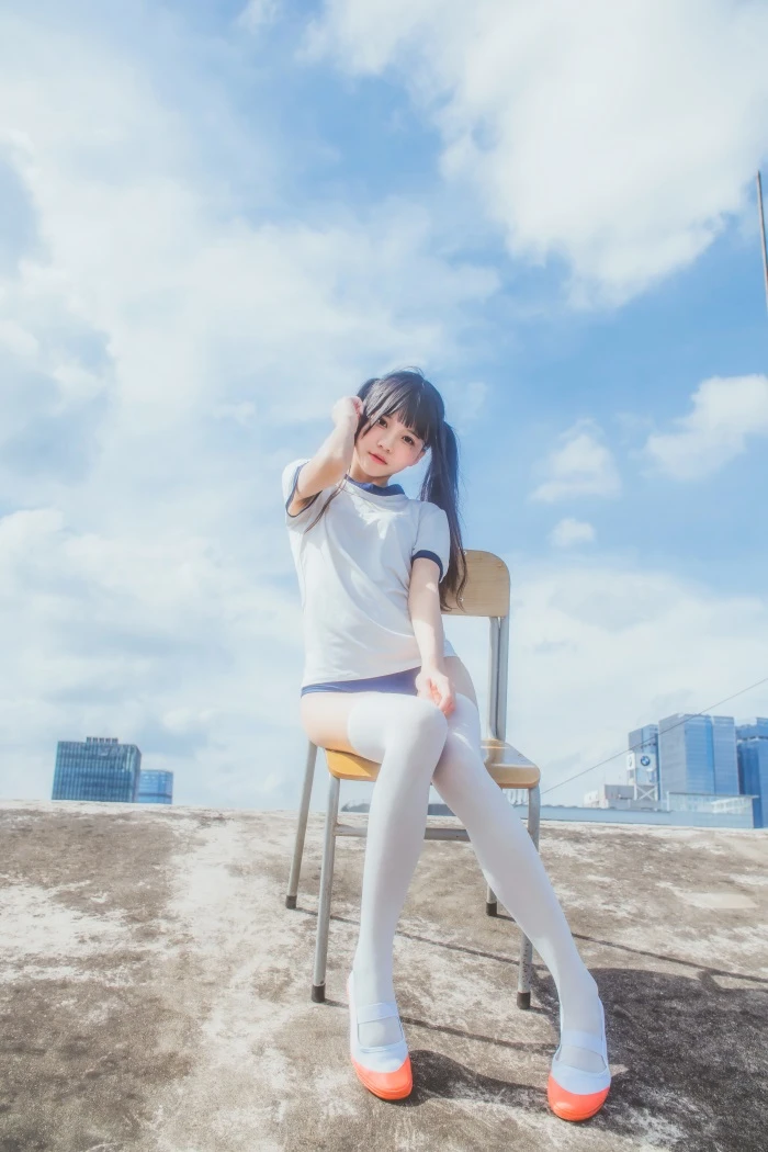 萝莉风COS 桜桃喵 – 户外体操服 [24P/232MB]