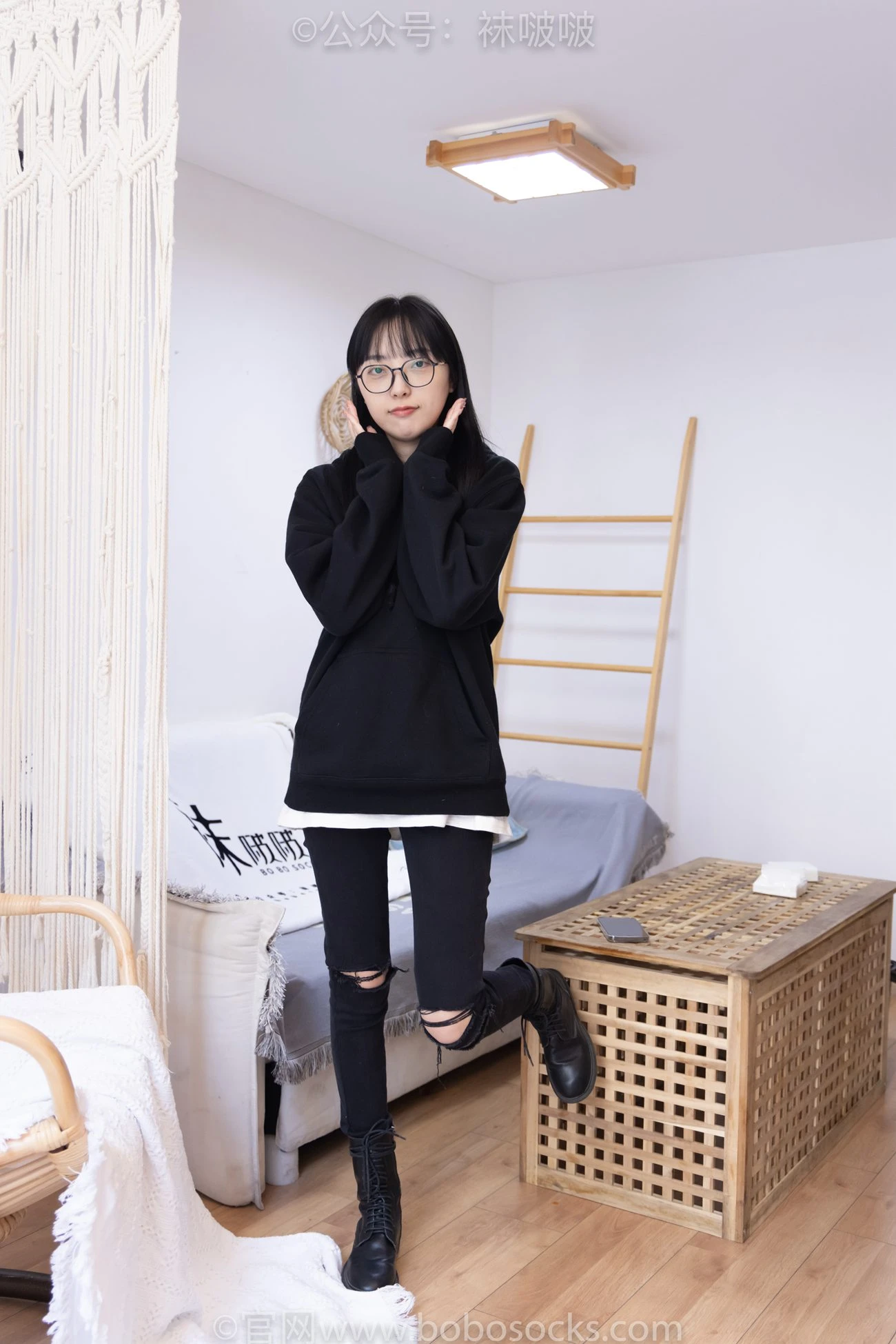 [BoBoSocks袜啵啵]NO.061 稚予-短靴、白棉袜、裸足 [145P/1V/6.96GB]