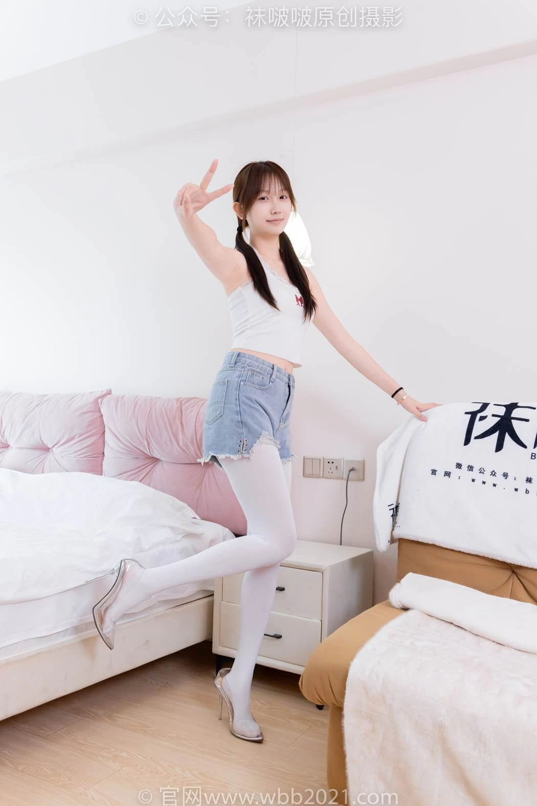[BoBoSocks袜啵啵]NO.582 香菜-高跟鞋、厚白丝、裸足[152P/1V/5.82GB]