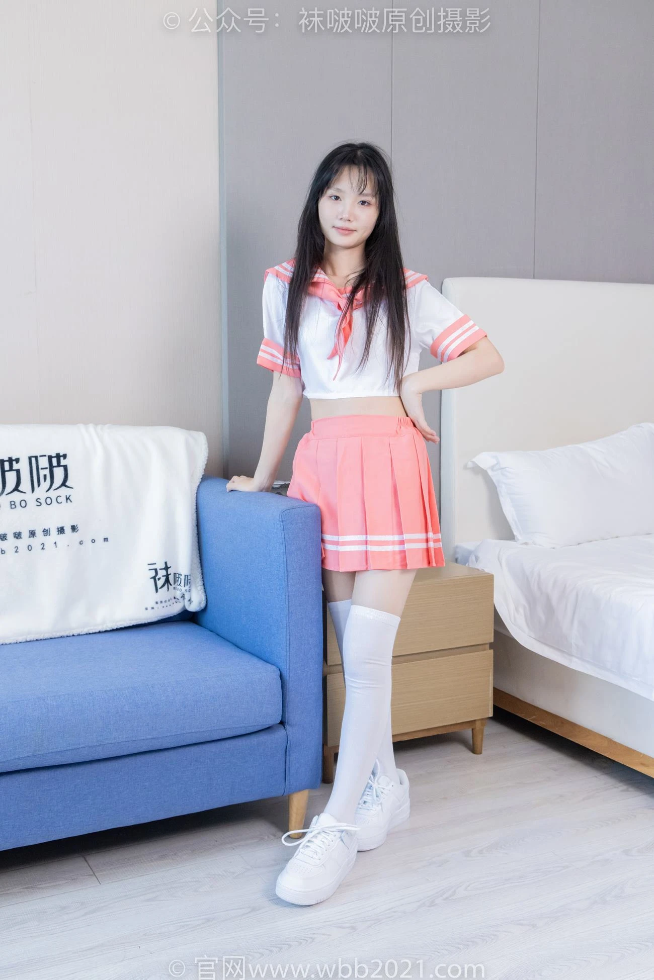 [BoBoSocks袜啵啵]NO.429 甜甜圈-板鞋、白棉袜、过膝白棉袜[159P/1V/7.22GB]