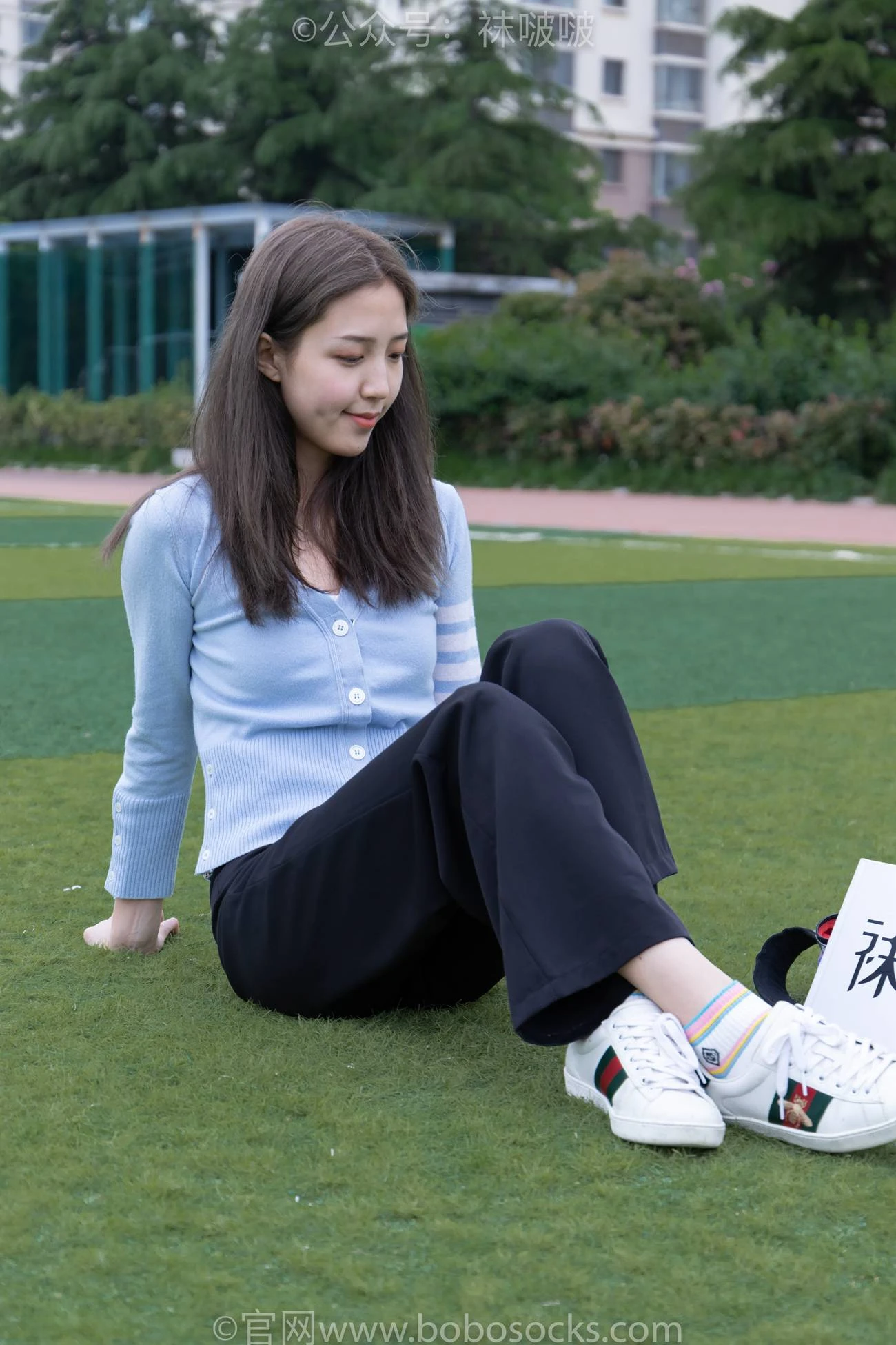 [BoBoSocks袜啵啵]NO.021 泡芙-板鞋、白棉袜、裸足 [131P/1V/3.12GB]