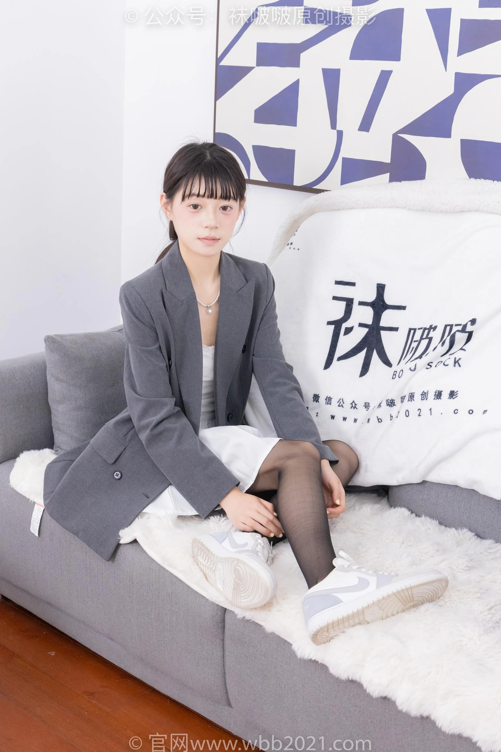 [BoBoSocks袜啵啵]NO.404 糯米-板鞋、黑丝、ol风[145P/1V/6.13GB]