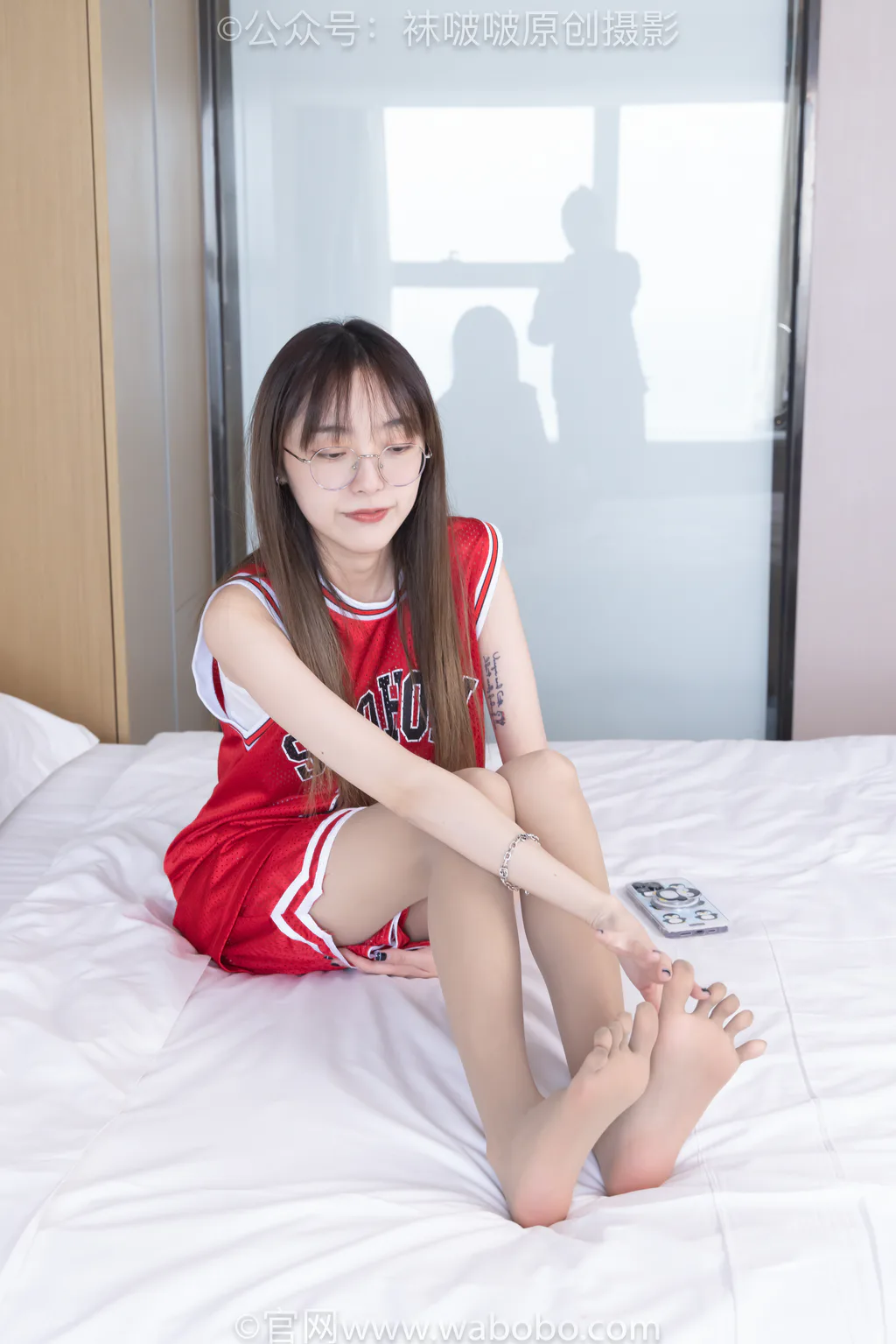 [BoBoSocks袜啵啵]NO.644 稚予-板鞋、拖鞋、薄白丝、五指薄灰丝[147P/1V/6.43GB]