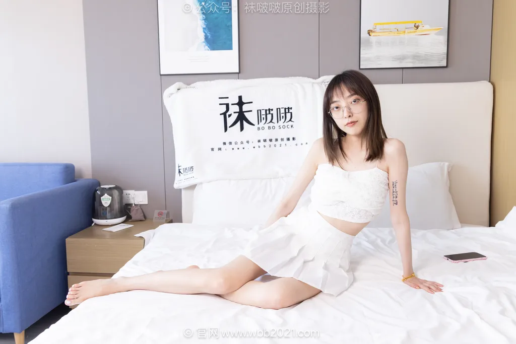 [BoBoSocks袜啵啵]NO.621 稚予-高跟鞋、浅灰色船袜、裸足[140P/1V/5.18GB]