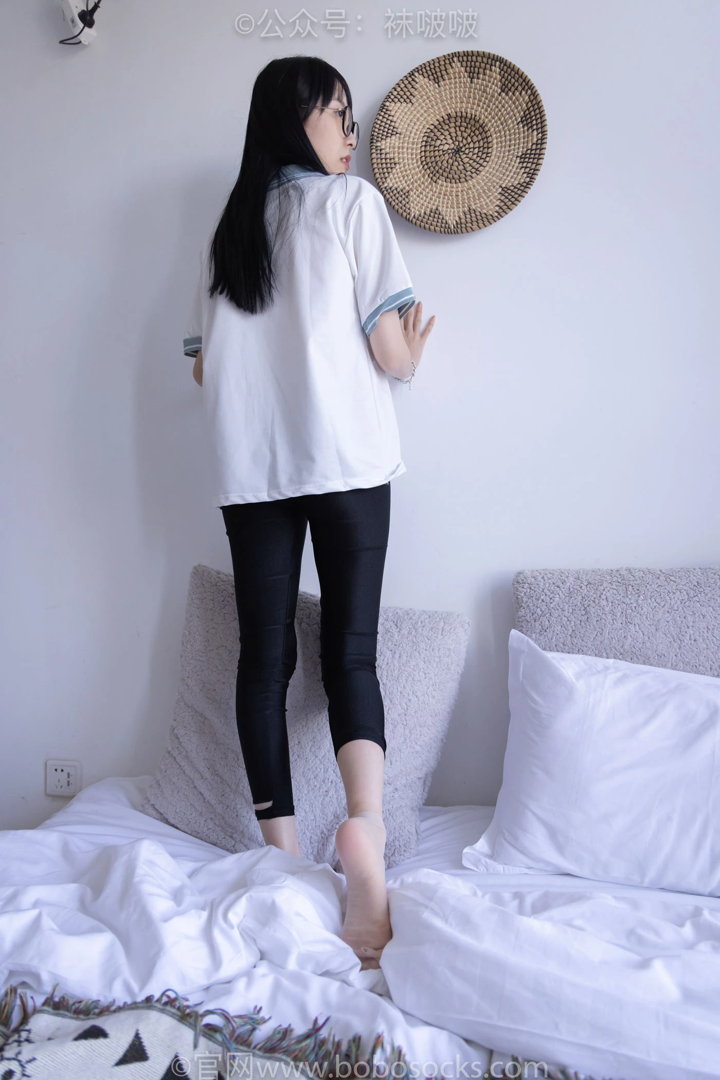 [BoBoSocks袜啵啵]NO.044 稚予-贝壳头、匡威帆布鞋、短肉丝 [154P/1V/5.40GB]