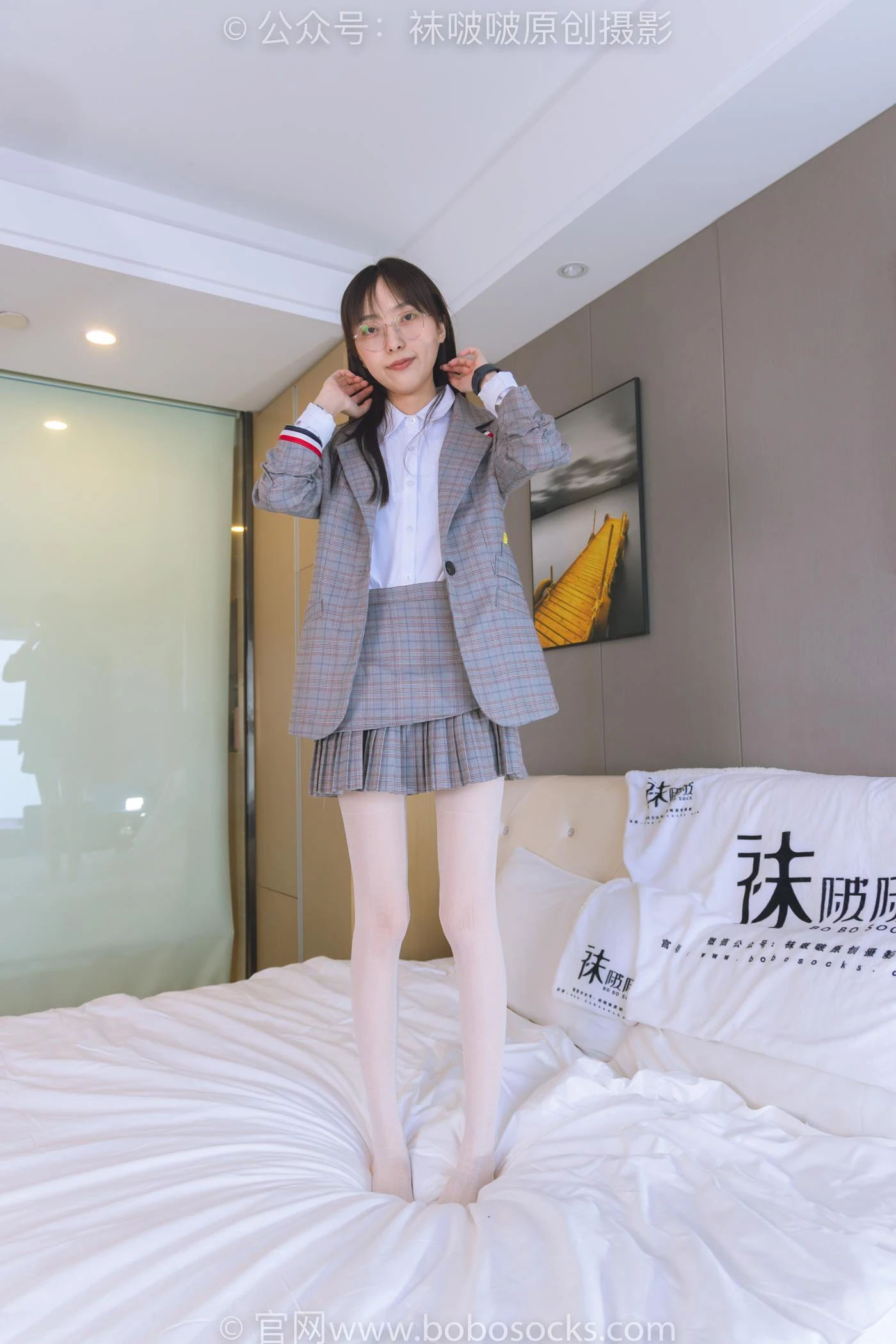 [BoBoSocks袜啵啵]NO.202 稚予-皮鞋、白色蕾SI丝袜、ol风[140P/1V/5.90GB]