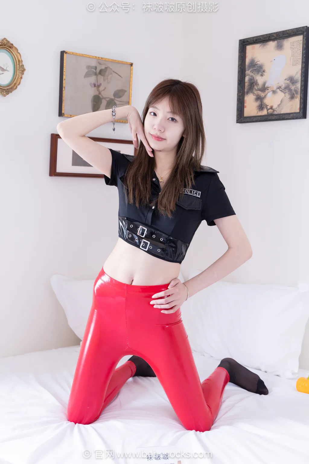 [BoBoSocks袜啵啵]NO.743 小甜豆-高跟鞋、薄黑丝、皮裤裤里丝[240P/1V/7.10GB]