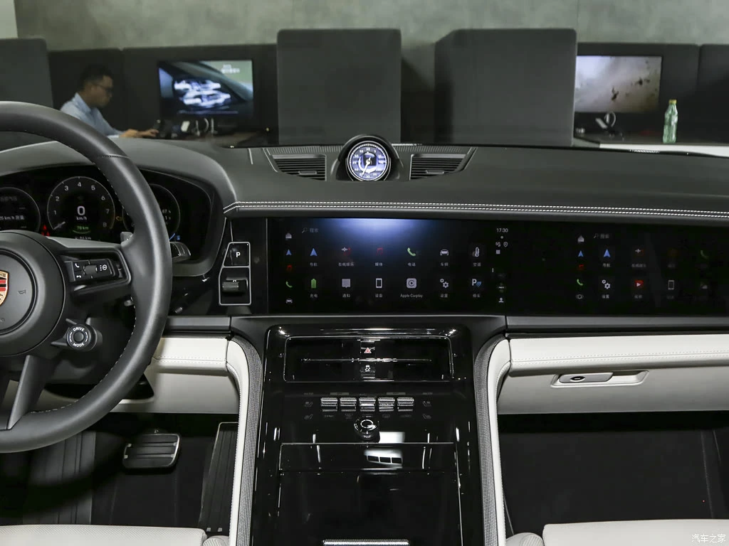 保时捷_Panamera新能源 2024款 Panamera 4 E-Hybrid 行政加长版 2.9T 高清图集