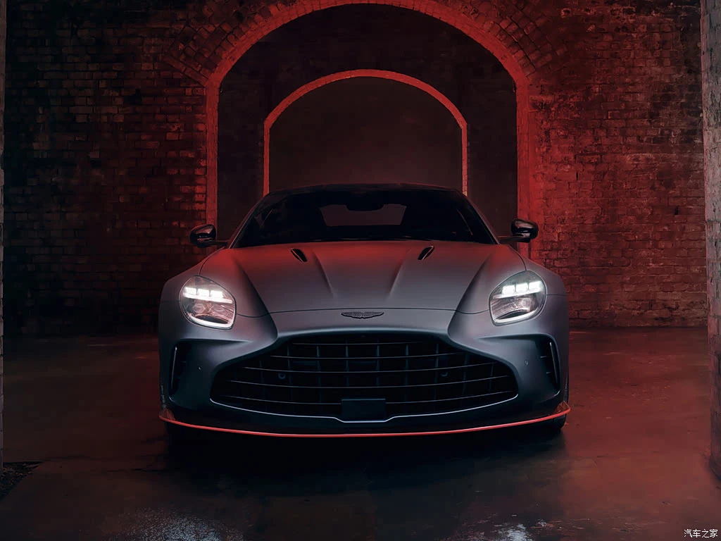 阿斯顿・马丁_V8 Vantage 2025款 4.0T V8 S Coupe 高清图集