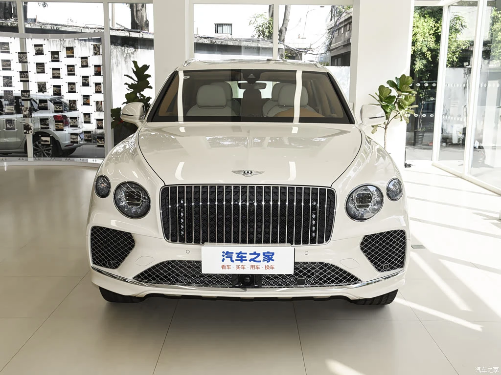 宾利_添越 2026款 4.0T V8 长轴距雅度版 高清图集