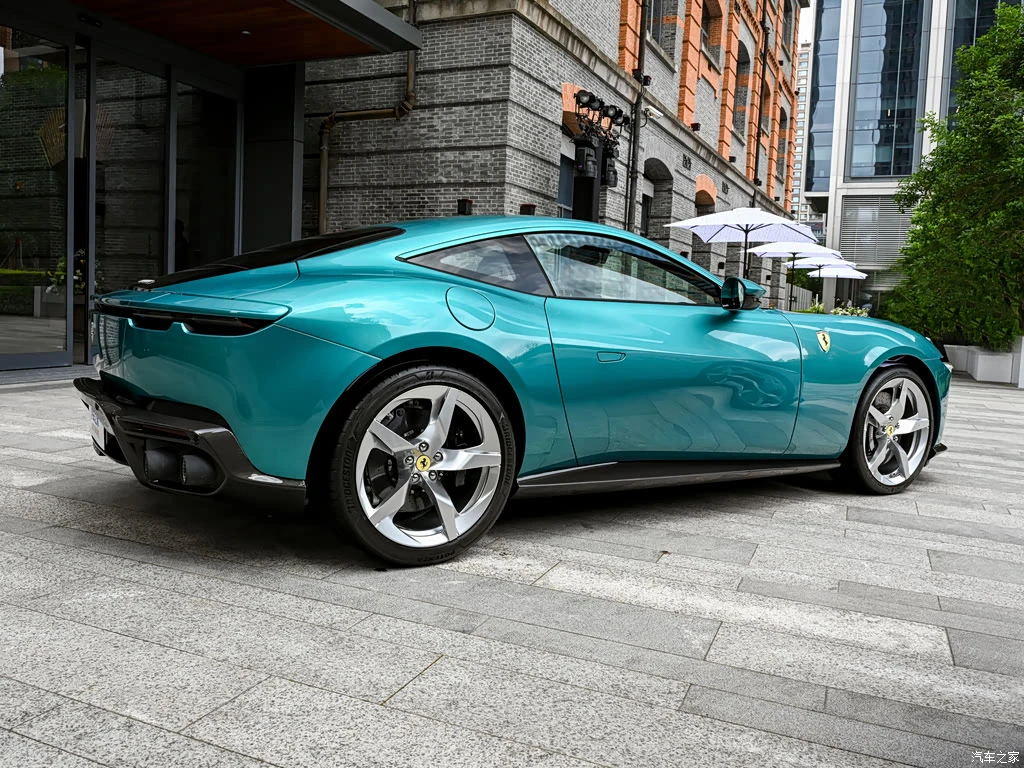 法拉利_Amalfi 2026款 3.9T V8 标准版 高清图集