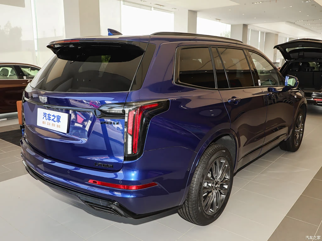 凯迪拉克_凯迪拉克XT6 2025款 2.0T 六座四驱铂金行政黑标版 高清图集