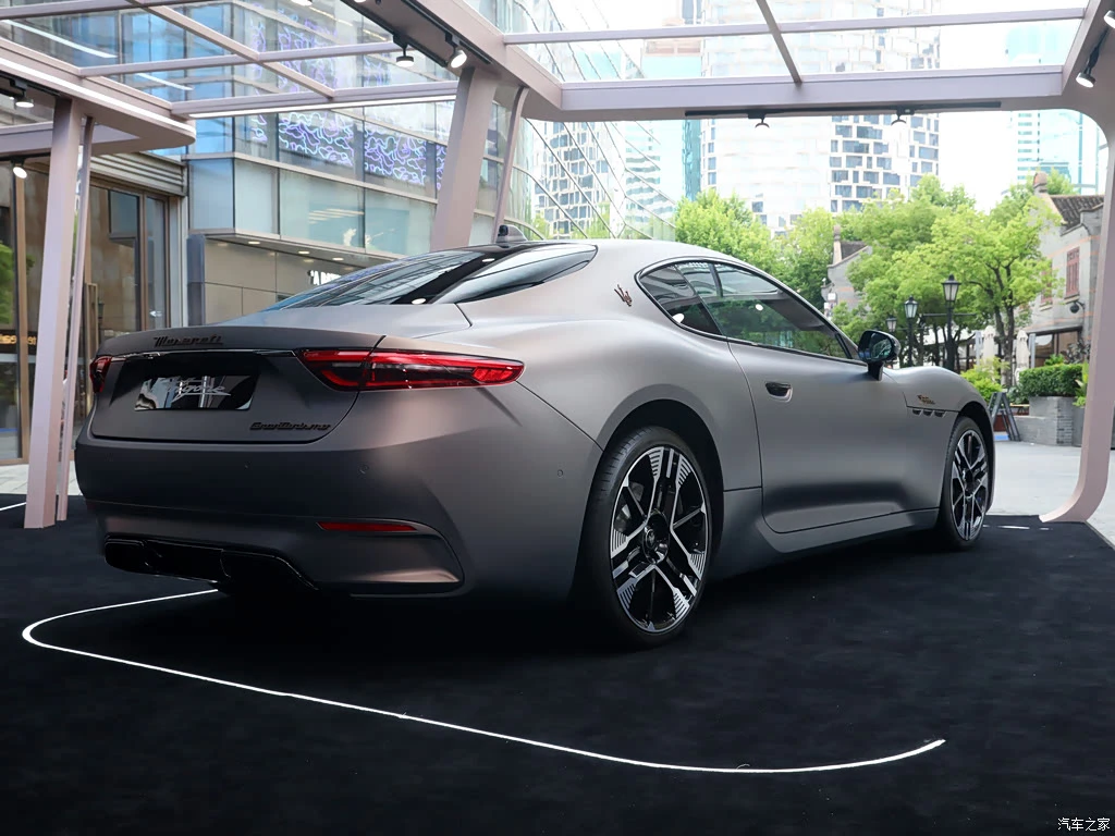玛莎拉蒂_GranTurismo 新能源 2023款 Folgore 高清图集