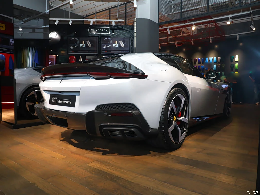 法拉利_法拉利12Cilindri 2024款 6.5L Coupe 高清图集