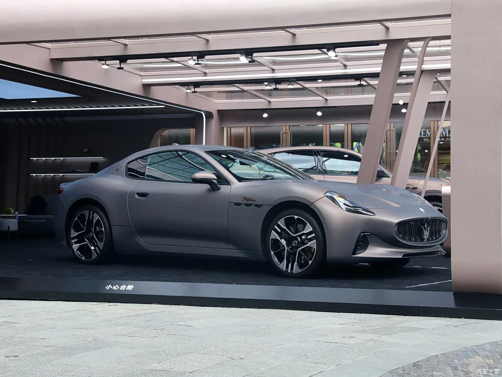 玛莎拉蒂_GranTurismo 新能源 2023款 Folgore 高清图集