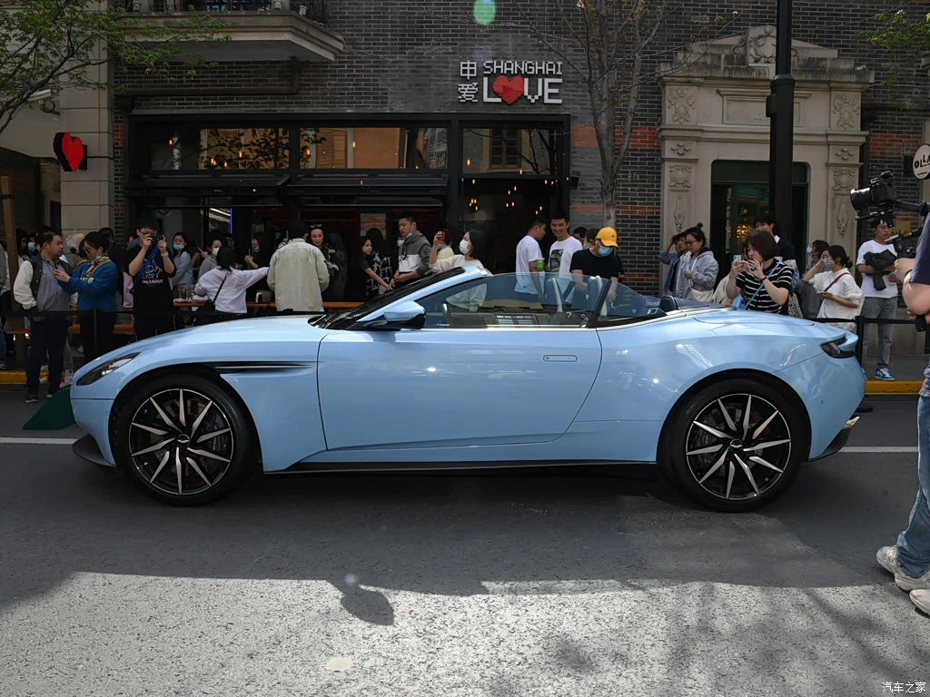 阿斯顿・马丁_阿斯顿・马丁DB11 2023款 4.0T V8 Volante 高清图集