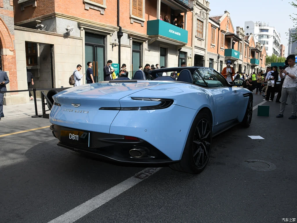 阿斯顿・马丁_阿斯顿・马丁DB11 2023款 4.0T V8 Volante 高清图集